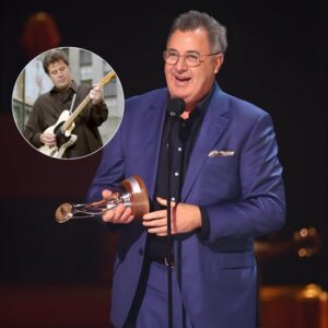 Vince Gill Breaks the Silence From a Hospital Room: “This Is Only the Beginning”